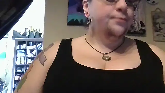 Snapshot of GothyBaby chatting on 11/13/25, 03:55 GothyBaby online show from 11/13/25, 03:55