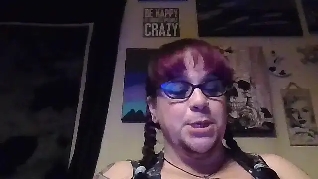 Snapshot of GothyBaby chatting on 11/21/25, 01:48 GothyBaby online show from 11/21/25, 01:48