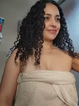 Lucy Marin online show from 12/21/25, 02:46