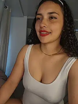 Snapshot of Lucy_Marin chatting on 04/23/26, 02:19 Lucy Marin online show from 04/23/26, 02:19