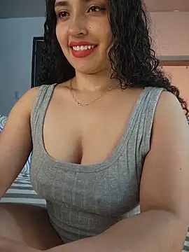 Snapshot of Lucy_Marin chatting on 05/06/26, 04:34 Lucy Marin online show from 05/06/26, 04:34