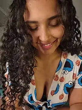 Snapshot of Lucy_Marin chatting on 05/14/26, 12:06 Lucy Marin online show from 05/14/26, 12:06