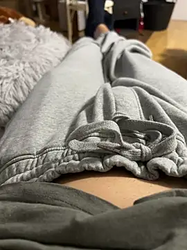 petuletra online show from 01/28/25, 08:15