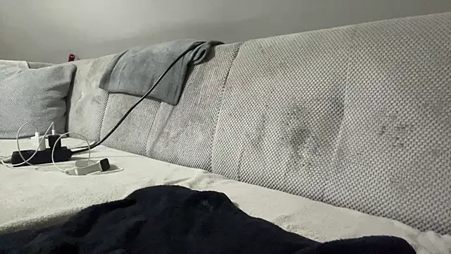 petuletra online show from 10/13/25, 11:27