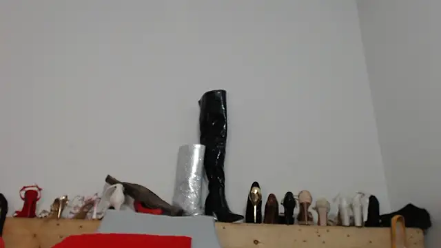 Cherry 1992 online show from 01/16/25, 03:35