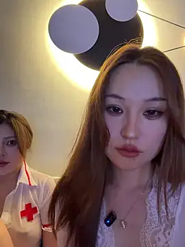 Snapshot of sphynx-_- chatting on 11/08/25, 11:43 sphynx- - online show from 11/08/25, 11:43