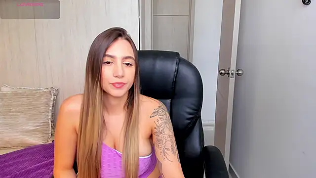 Snapshot of StacyConner chatting on 11/20/25, 07:13 StacyConner online show from 11/20/25, 07:13