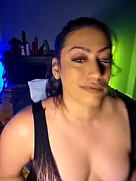 Snapshot of Nikkierosee chatting on 12/04/25, 01:59 Nikkierosee online show from 12/04/25, 01:59