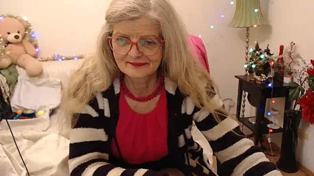 Snapshot of BlairFort chatting on 12/14/24, 10:13 BlairFort online show from 12/14/24, 10:13