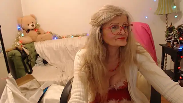 Snapshot of BlairFort chatting on 12/22/24, 10:58 BlairFort online show from 12/22/24, 10:58