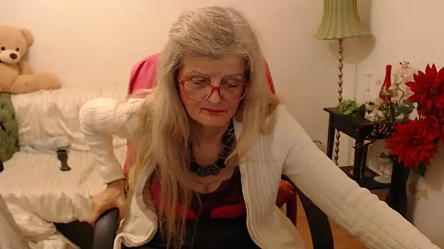 Snapshot of BlairFort chatting on 01/28/25, 01:18 BlairFort online show from 01/28/25, 01:18