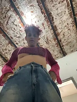 Snapshot of Alicbranca chatting on 09/19/25, 07:25 Alicbranca online show from 09/19/25, 07:25