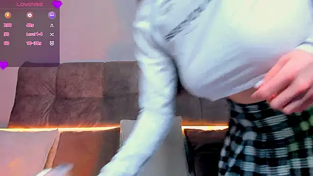 Snapshot of AriellaTesk chatting on 12/06/24, 04:36 AriellaTesk online show from 12/06/24, 04:36