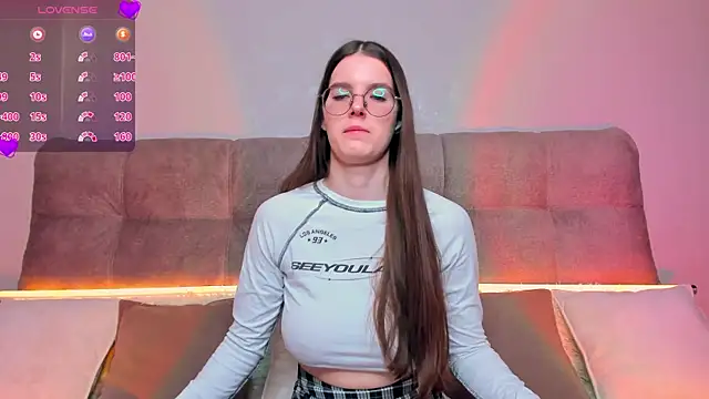 Snapshot of AriellaTesk chatting on 12/16/24, 04:23 AriellaTesk online show from 12/16/24, 04:23