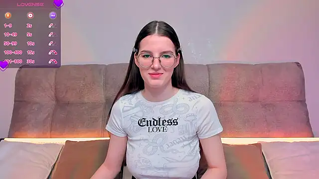 Snapshot of AriellaTesk chatting on 03/03/25, 05:42 AriellaTesk online show from 03/03/25, 05:42