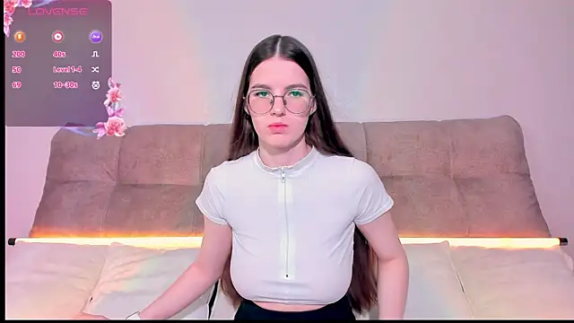 Snapshot of AriellaTesk chatting on 09/26/25, 03:21 AriellaTesk online show from 09/26/25, 03:21