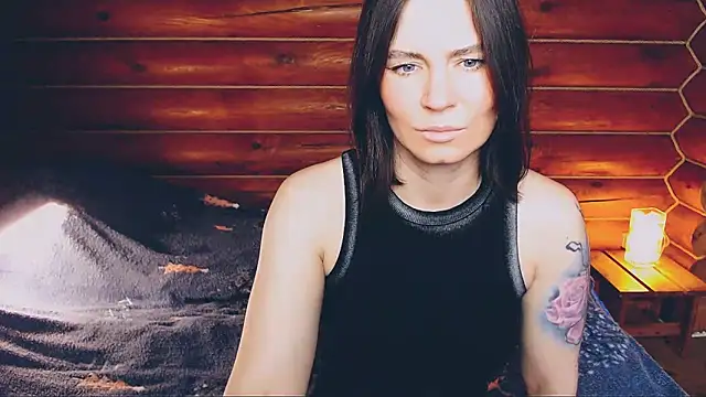 Snapshot of Platina_Fox chatting on 02/04/25, 05:21 Platina Fox online show from 02/04/25, 05:21