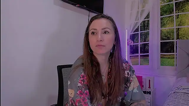 Snapshot of vanessabrown_ chatting on 04/19/26, 03:22 vanessabrown online show from 04/19/26, 03:22