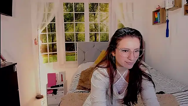 Snapshot of vanessabrown_ chatting on 06/22/26, 04:37 vanessabrown online show from 06/22/26, 04:37