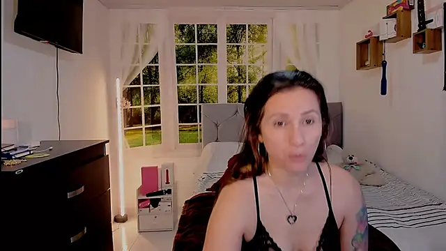 Snapshot of vanessabrown_ chatting on 07/07/26, 04:00 vanessabrown online show from 07/07/26, 04:00