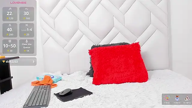 Snapshot of Mature_Skinny chatting on 02/18/26, 07:32 Mature Skinny online show from 02/18/26, 07:32