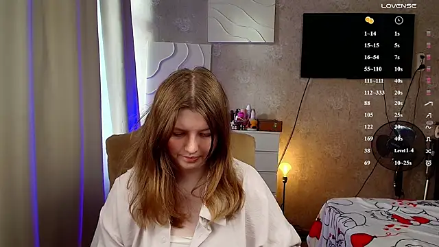 Snapshot of Vivian_cutie chatting on 05/07/26, 03:39 Vivian cutie online show from 05/07/26, 03:39