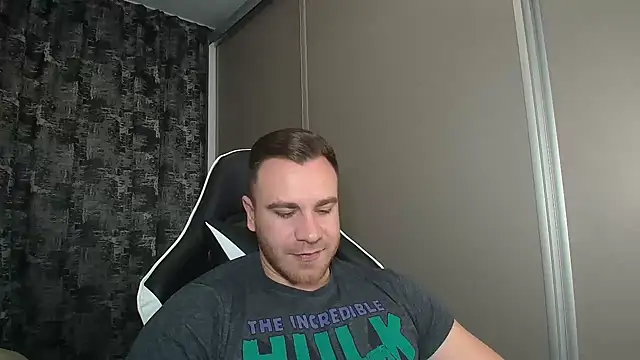 Snapshot of Thori92 chatting on 01/01/25, 06:27 Thori92 online show from 01/01/25, 06:27