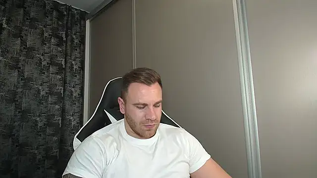 Snapshot of Thori92 chatting on 01/03/25, 09:05 Thori92 online show from 01/03/25, 09:05