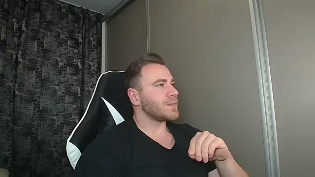 Snapshot of Thori92 chatting on 01/05/25, 04:59 Thori92 online show from 01/05/25, 04:59