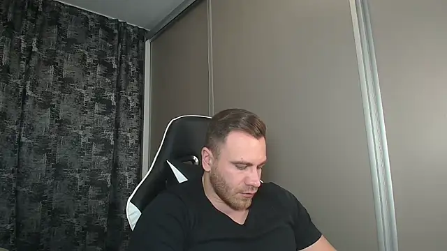 Snapshot of Thori92 chatting on 01/05/25, 08:00 Thori92 online show from 01/05/25, 08:00