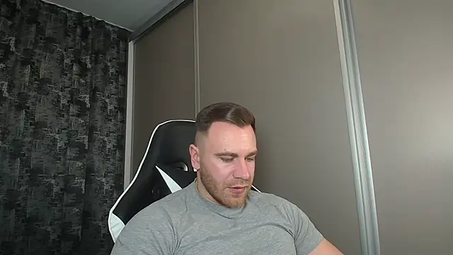 Snapshot of Thori92 chatting on 01/08/25, 06:52 Thori92 online show from 01/08/25, 06:52