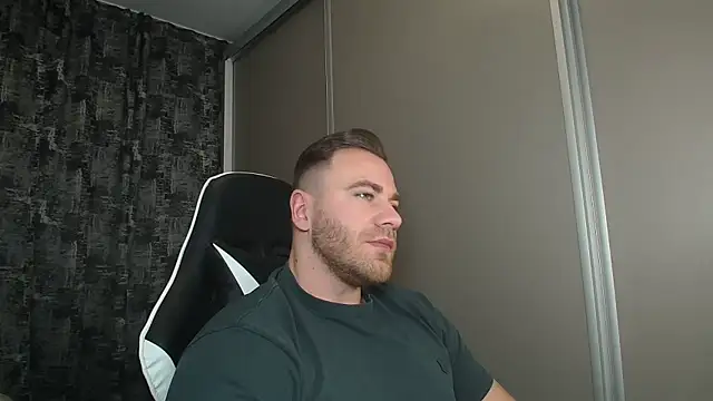 Snapshot of Thori92 chatting on 01/11/25, 03:09 Thori92 online show from 01/11/25, 03:09