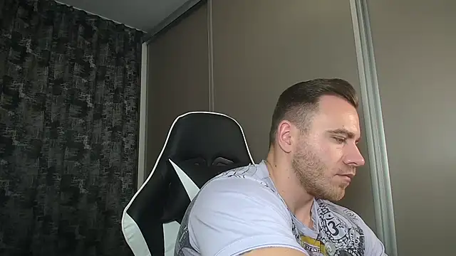 Snapshot of Thori92 chatting on 01/17/25, 10:12 Thori92 online show from 01/17/25, 10:12