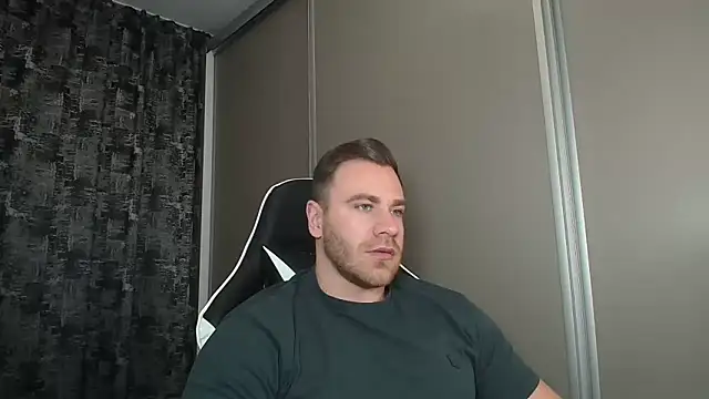 Snapshot of Thori92 chatting on 01/19/25, 06:00 Thori92 online show from 01/19/25, 06:00