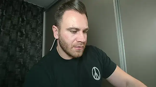 Snapshot of Thori92 chatting on 02/04/25, 09:10 Thori92 online show from 02/04/25, 09:10