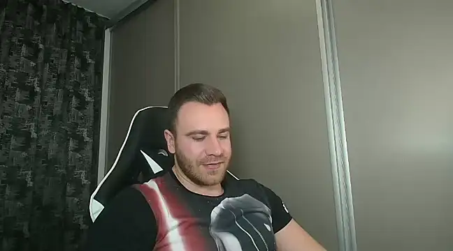 Snapshot of Thori92 chatting on 02/05/25, 05:20 Thori92 online show from 02/05/25, 05:20