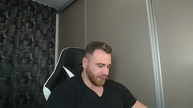 Snapshot of Thori92 chatting on 02/28/25, 08:28 Thori92 online show from 02/28/25, 08:28