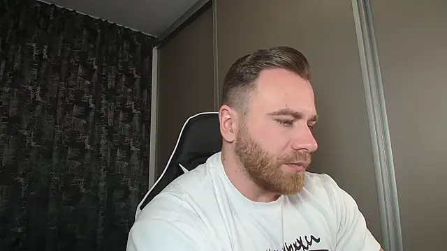 Snapshot of Thori92 chatting on 03/02/25, 07:34 Thori92 online show from 03/02/25, 07:34