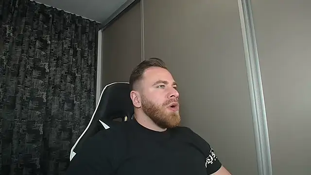 Snapshot of Thori92 chatting on 03/21/25, 05:23 Thori92 online show from 03/21/25, 05:23