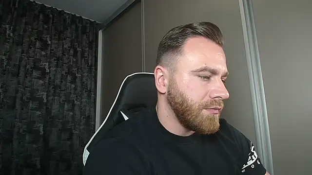 Snapshot of Thori92 chatting on 03/21/25, 08:29 Thori92 online show from 03/21/25, 08:29