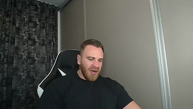 Snapshot of Thori92 chatting on 11/10/25, 05:01 Thori92 online show from 11/10/25, 05:01