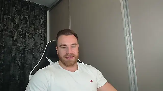 Snapshot of Thori92 chatting on 11/12/25, 06:30 Thori92 online show from 11/12/25, 06:30