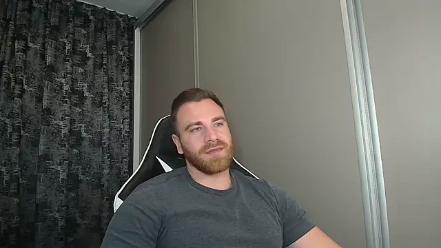 Snapshot of Thori92 chatting on 11/14/25, 06:50 Thori92 online show from 11/14/25, 06:50