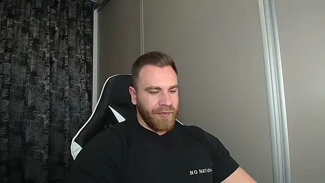 Snapshot of Thori92 chatting on 11/26/25, 05:36 Thori92 online show from 11/26/25, 05:36