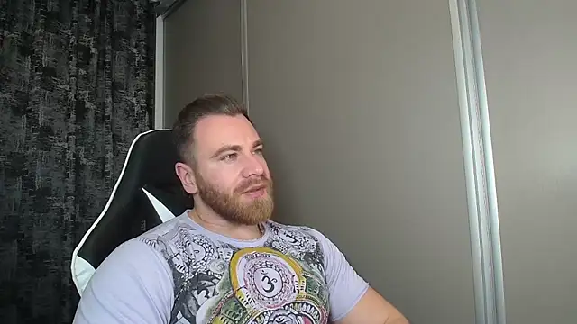 Snapshot of Thori92 chatting on 11/28/25, 05:15 Thori92 online show from 11/28/25, 05:15