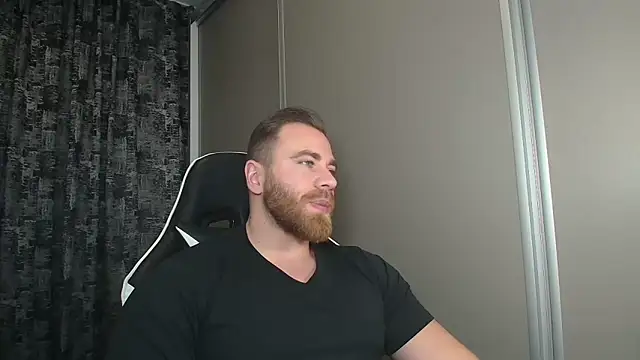 Snapshot of Thori92 chatting on 11/29/25, 03:59 Thori92 online show from 11/29/25, 03:59