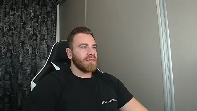 Snapshot of Thori92 chatting on 12/02/25, 03:07 Thori92 online show from 12/02/25, 03:07