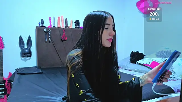 I am kim online show from 03/15/26, 02:28