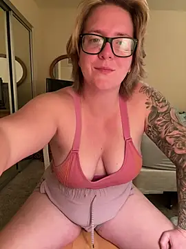 Lizzyloo online show from 02/03/25, 02:02