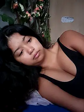 Snapshot of Peach_Girll chatting on 11/05/25, 11:21 Peach Girll online show from 11/05/25, 11:21